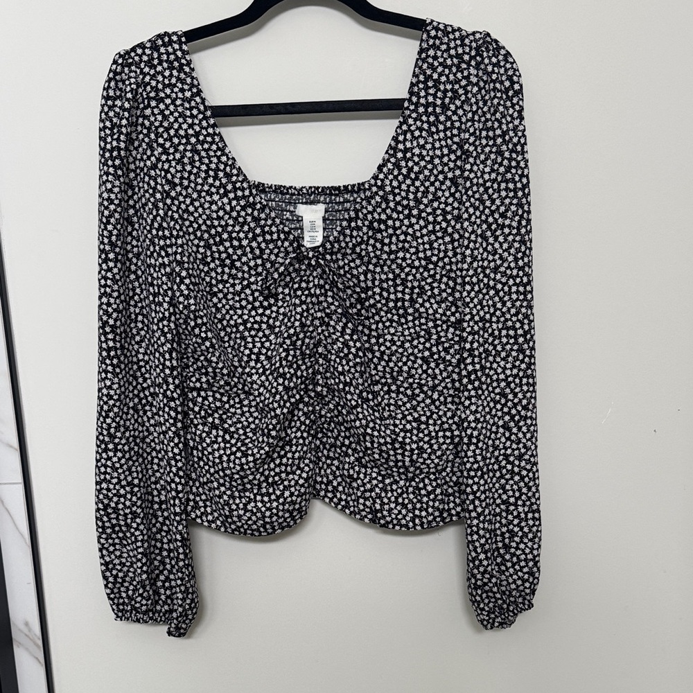 H&M Black and White Patterned Blouse